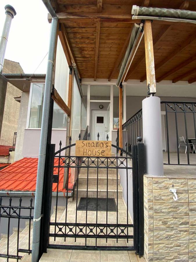 Sitara'S House Apartment Karpenísion Exterior foto